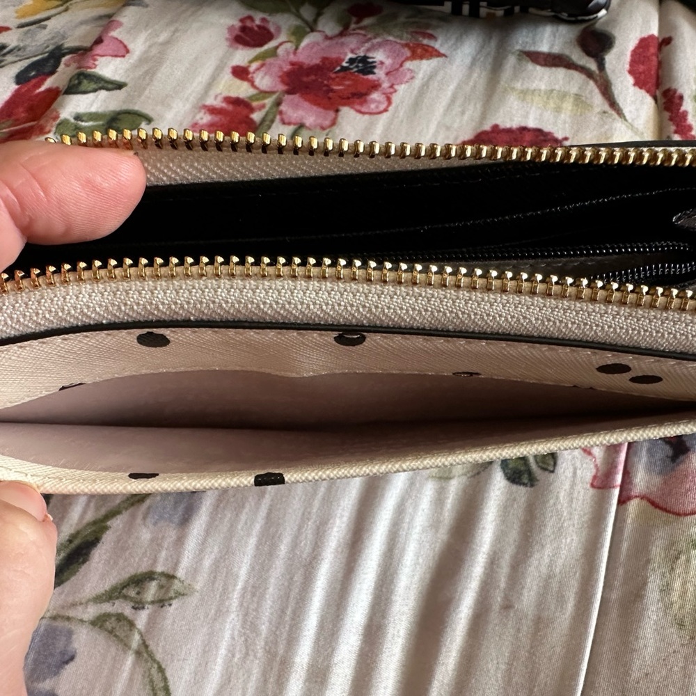 Kate Spade polka dot wallet in white color. - Picture 5 of 8